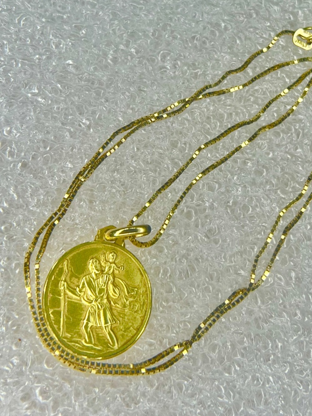 18k Solid Gold Vintage Saint Christopher Medallion Pendant 18 Inch Necklace